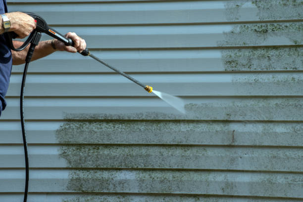 Animal Enclosure Cleaning in Venetian Village, IL